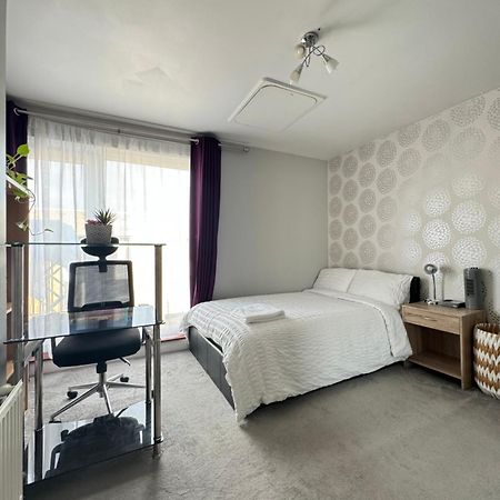 Ensuite Double Room With Balcony Gravesend Exterior photo