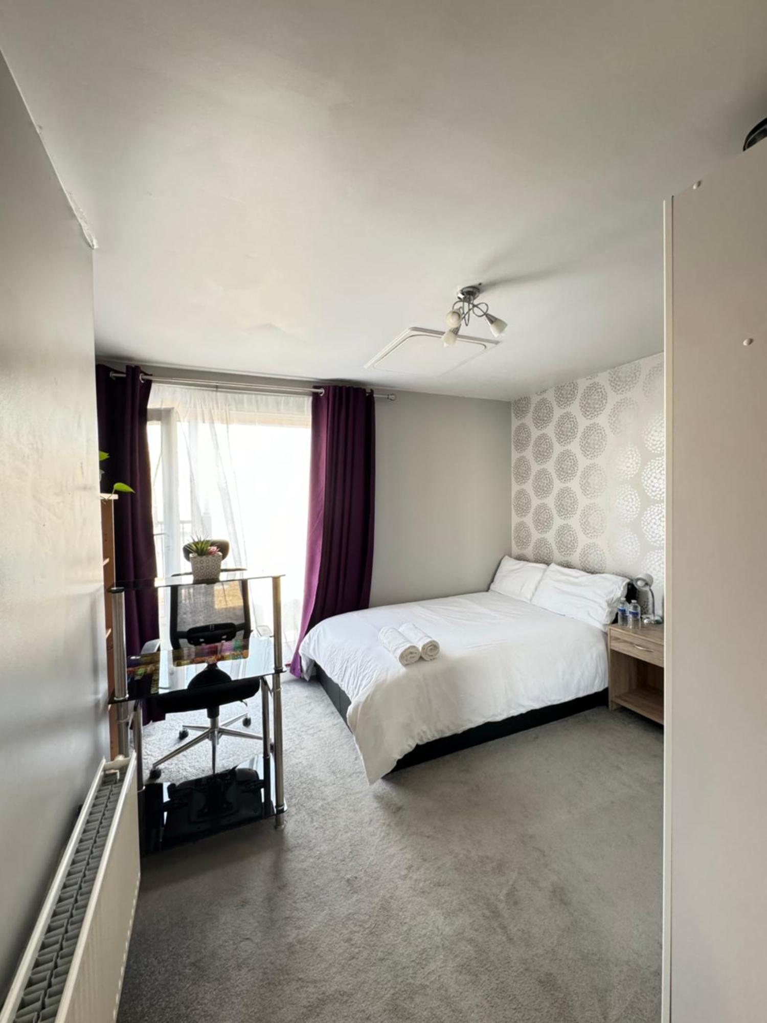 Ensuite Double Room With Balcony Gravesend Exterior photo